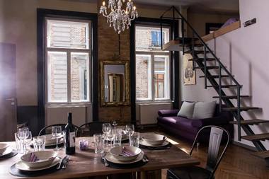 New WalnutTree Double 12 Pers Apartment