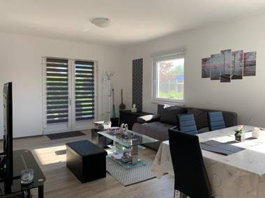 Fullhouse Apartmanház