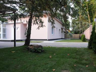 Tóparti Apartmanház