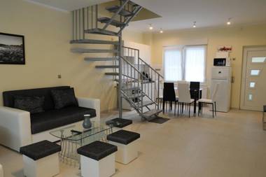 Tóparti Apartmanház