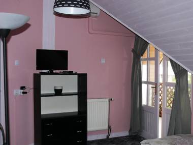 Familia Apartman 304