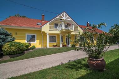 Topáz Apartmanházak