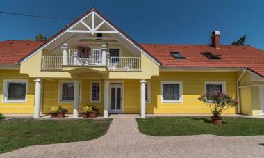 Topáz Apartmanházak