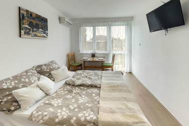 Hajnalház Apartments