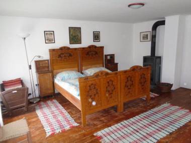 Erdősmecskei sváb vendégházak és Jurtaszállás