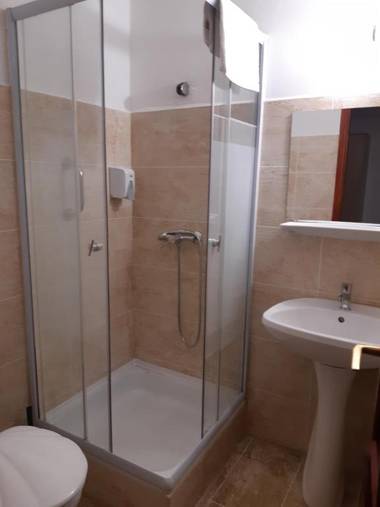 Éden Lounge Restaurant & Pension