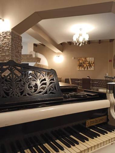 Éden Lounge Restaurant & Pension