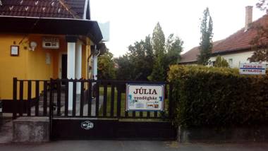 Júlia Vendégház