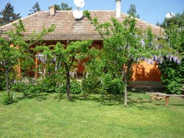 Vadregény Vendégház