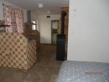 Flóra Vendégház Tass