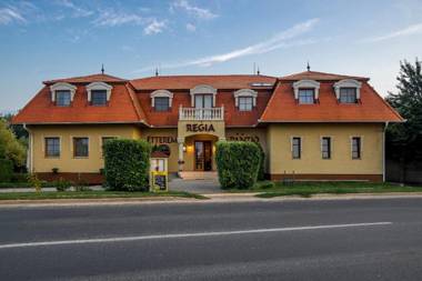 Regia Panzió