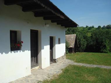 Hollóköves Vendégházak