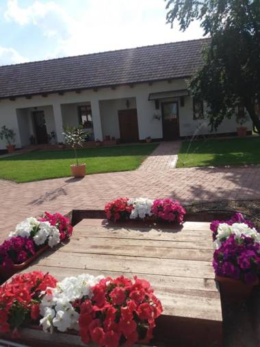 Tóth Vendégház és Apartmanház Újfehértó