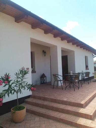 Tóth Vendégház és Apartmanház Újfehértó