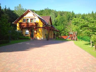 Nefelejcs Fagyizó és Apartmanház