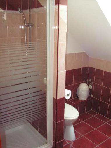 Nefelejcs Fagyizó és Apartmanház