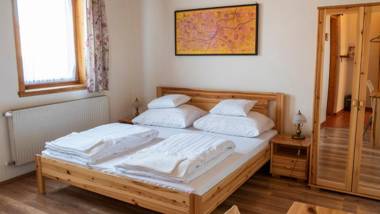 Ebner Pince - Panzió