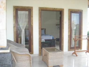 Barong Cafe Bungalow and Restaurant