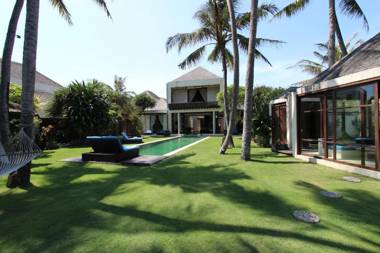 Villa Samudra Luxury Beachfront