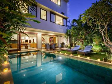 Echo Beach Townhouses