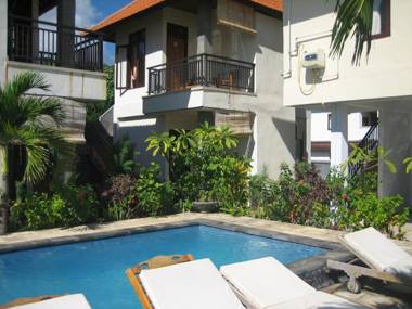 Lucky Paradise Bungalows on The Beach