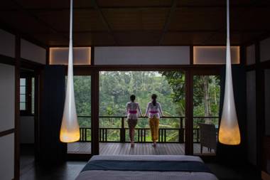 Suarapura Resort & Spa