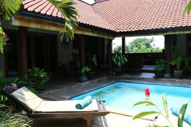 Villa Penyu 2 bed pool at Lovina Beachhouse Villas
