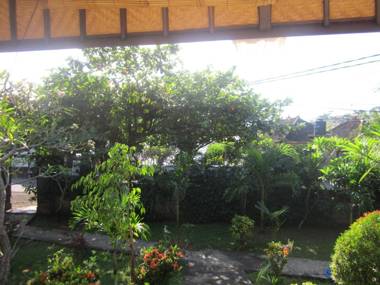 Teman Teman Bungalows 1