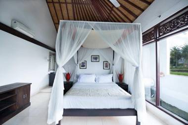 Pondok Anastasia 2 BR Villa with Private Pool