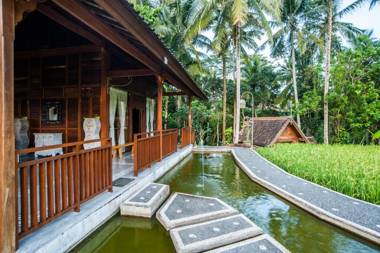 Amazing 4 bdrm Villa Tirta Padi w/Ricefield view