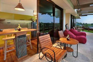 Emerald Studio Paddy View 1