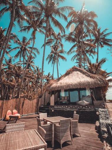 Beachfront Villa Nixie and the Sea