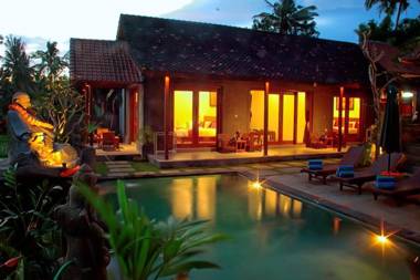 VILLA KICEN ROMANTIC VILLA WITH RICE FIELD VIEW