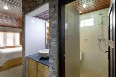 Jero Delod Guesthouse ( family Room )