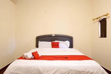 RedDoorz near Buleleng Harbour 2