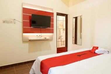 RedDoorz near Buleleng Harbour 2