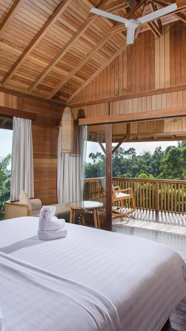 Giriwood Hotel & Villa