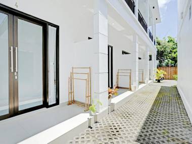 OYO 90525 White Guesthouse