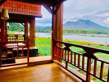 Lakeview Cottage and Restaurant