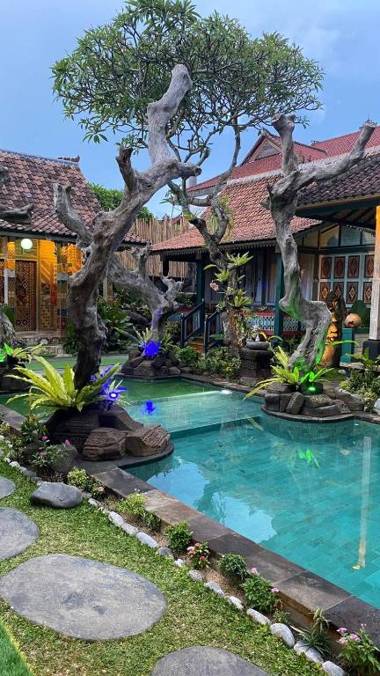 Keris Art Shop and Villa Telaga Wana