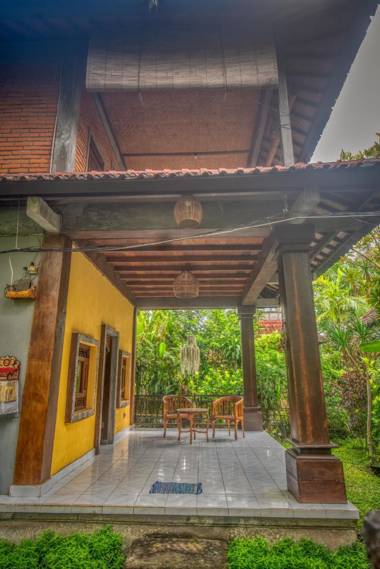 Suci's Charming Villas