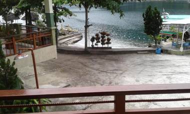 Pandu Lakeside Hotel Parapat