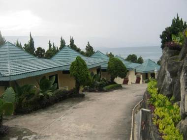 Danau Toba International Cottage