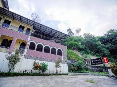 Vaccinated Staff - OYO 90331 Hotel Toba Shanda