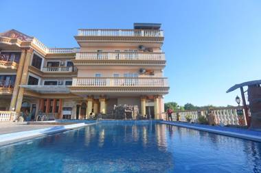 CHRYSANT HOTEL & RESORT