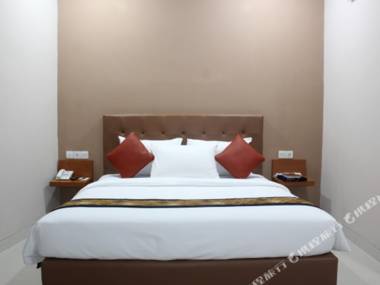 Mr J Suites Hotel Tegal