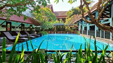 Paku Mas Hotel