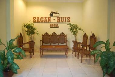 Sagan Huis Hotel