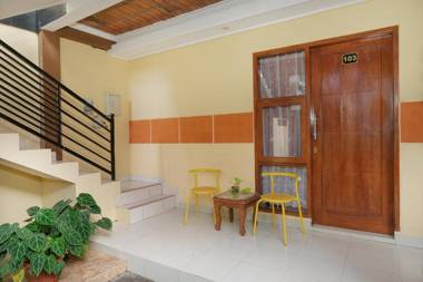 OYO 577 Ndalem Pundhi Guest House