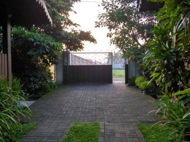 Ndalem Suryo Saptono Guest House